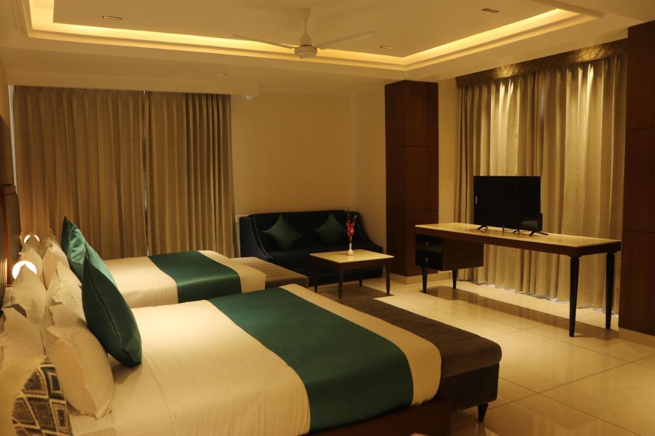 Green Hotel - Behind Parmarth Niketan Ришикеш Экстерьер фото