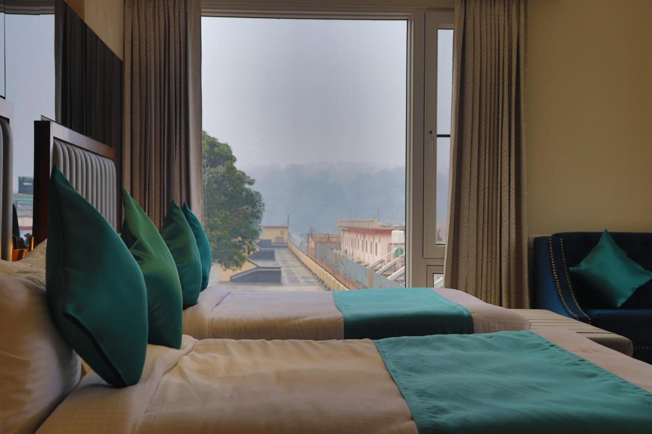 Green Hotel - Behind Parmarth Niketan Ришикеш Экстерьер фото