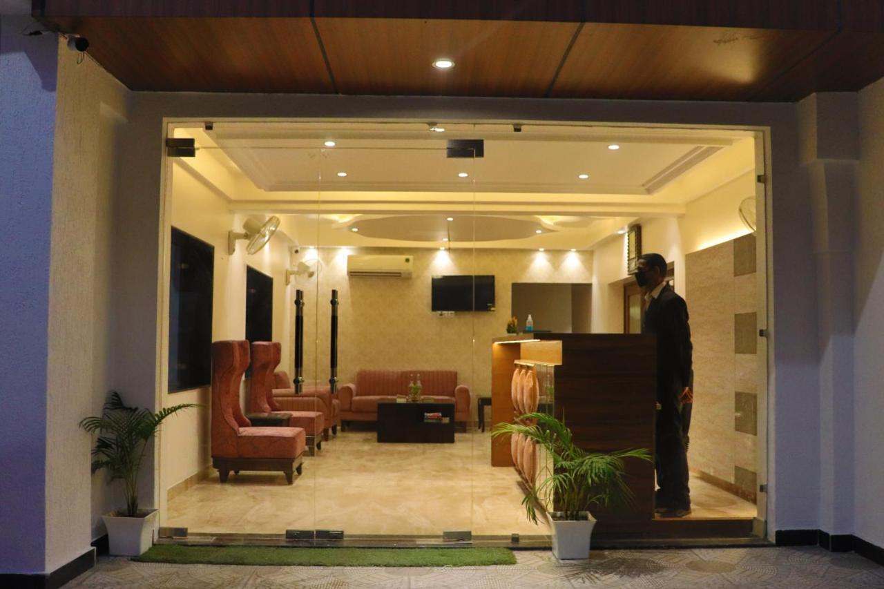 Green Hotel - Behind Parmarth Niketan Ришикеш Экстерьер фото